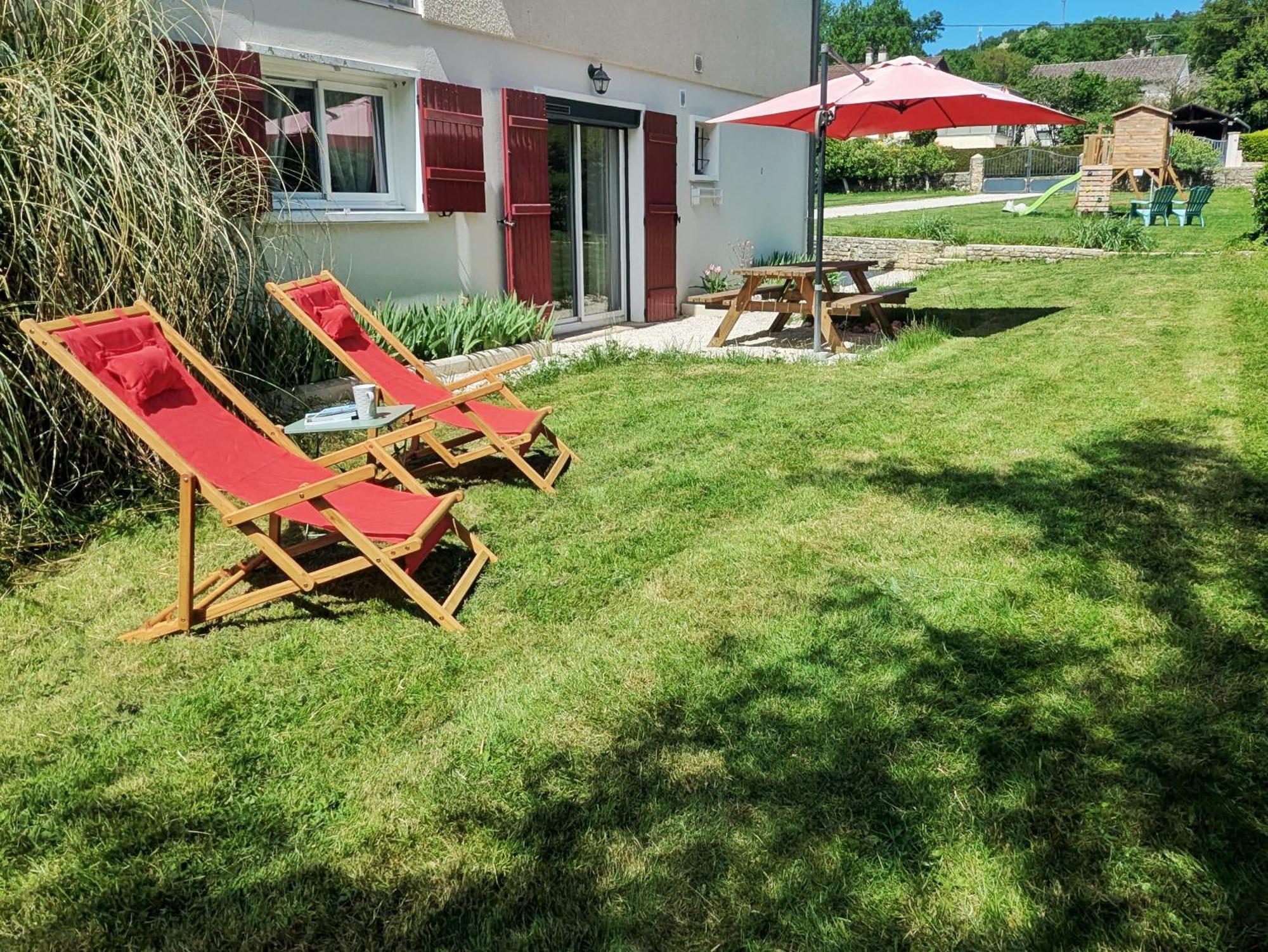 Au 10 Le Long Du Canal Fain-Les-Montbard Екстер'єр фото